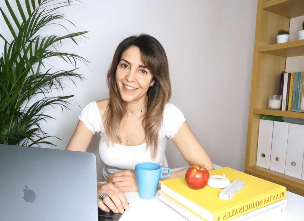 Imagen de rosa María Manjón en su estudio
